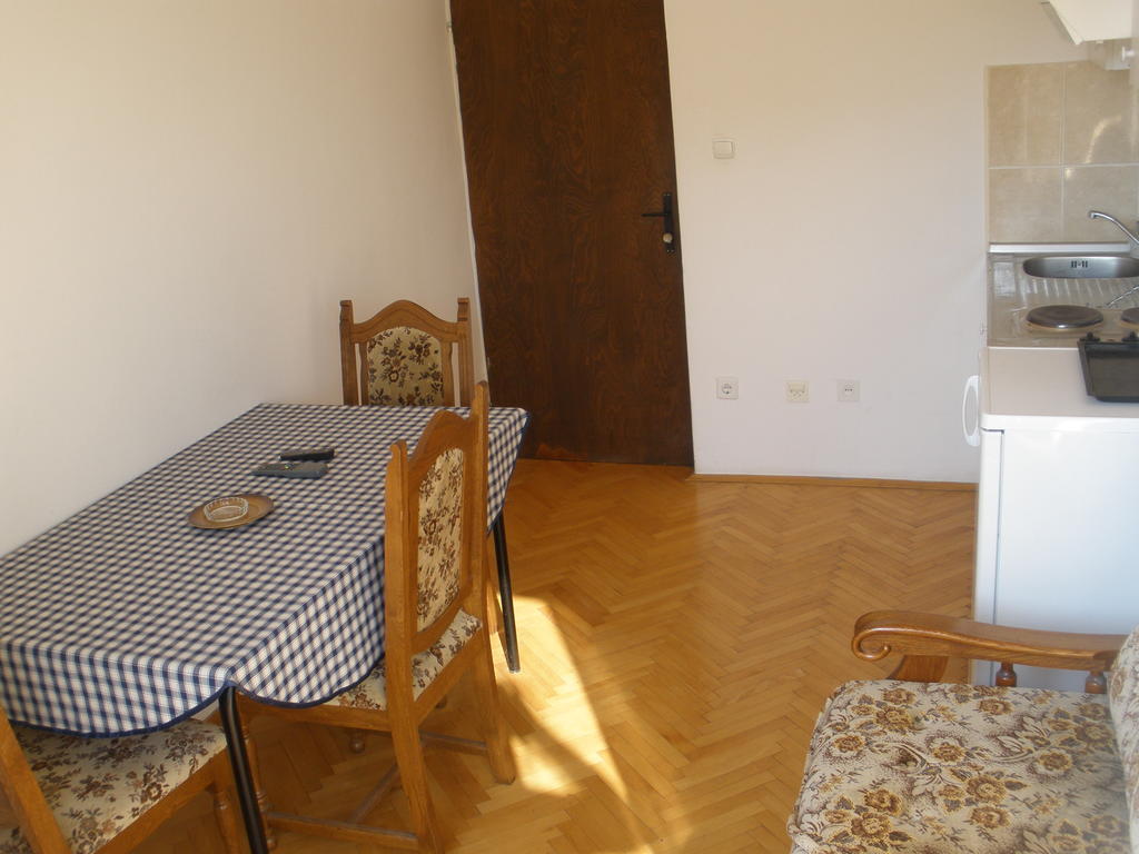 Apartments Sunce Mlini Rom bilde