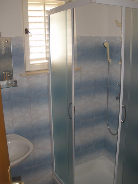 Apartments Sunce Mlini Rom bilde